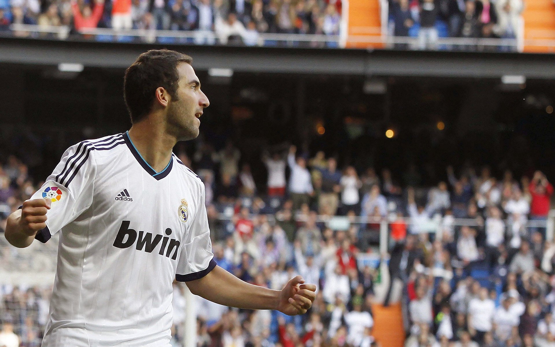 2026年世界杯预选赛激战正酣,多支豪强提前锁定晋级席位