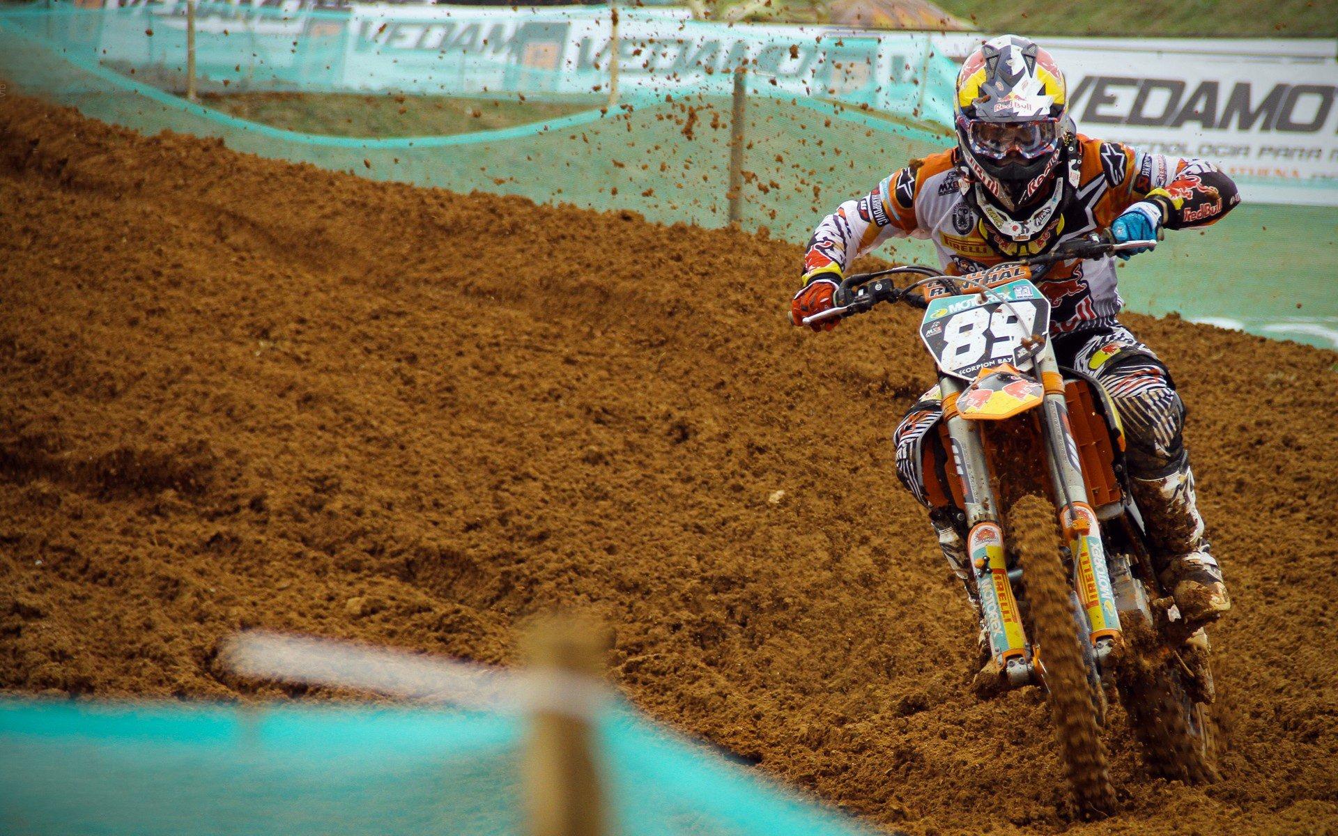 尤文图斯夏窗锁定三大强援，迈尼昂、切利克与格纳布里成重点目标，转会竞争白热化